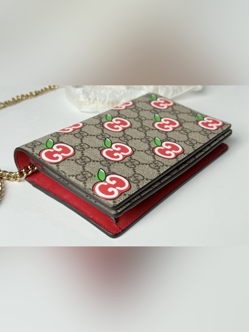 11 left! 15 Spot Quickie! Gucci GG Supreme Apple Print WOC Ltd edition - Picture 3 of 11